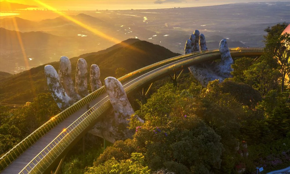 Bà Nà Hills - Đường Lên Tiên Cảnh