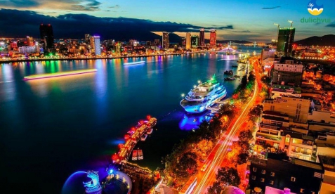 Du Thuyền Sông Hàn Về Đêm